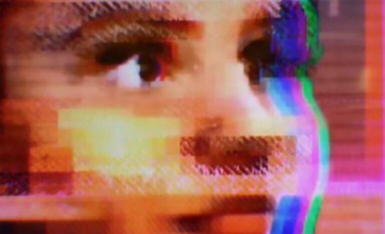 O robô racista, sexista e xenófobo da Microsoft acaba silenciado